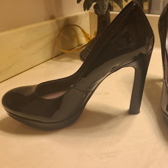 MRKT BLACK PATENT PLATFORM PUMPS 9 - Picture 6 of 6